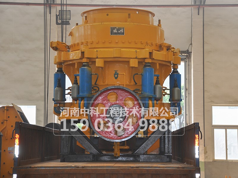 圓錐破碎機更換襯板時應(yīng)注意什么事項？